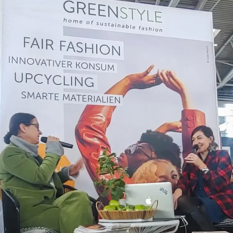 Julia van Almsick im Interview zu Stainable Fashion