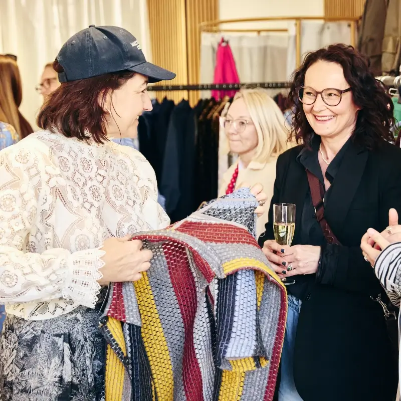 Julia van Almsick Beratung bei einem Styling-Event
